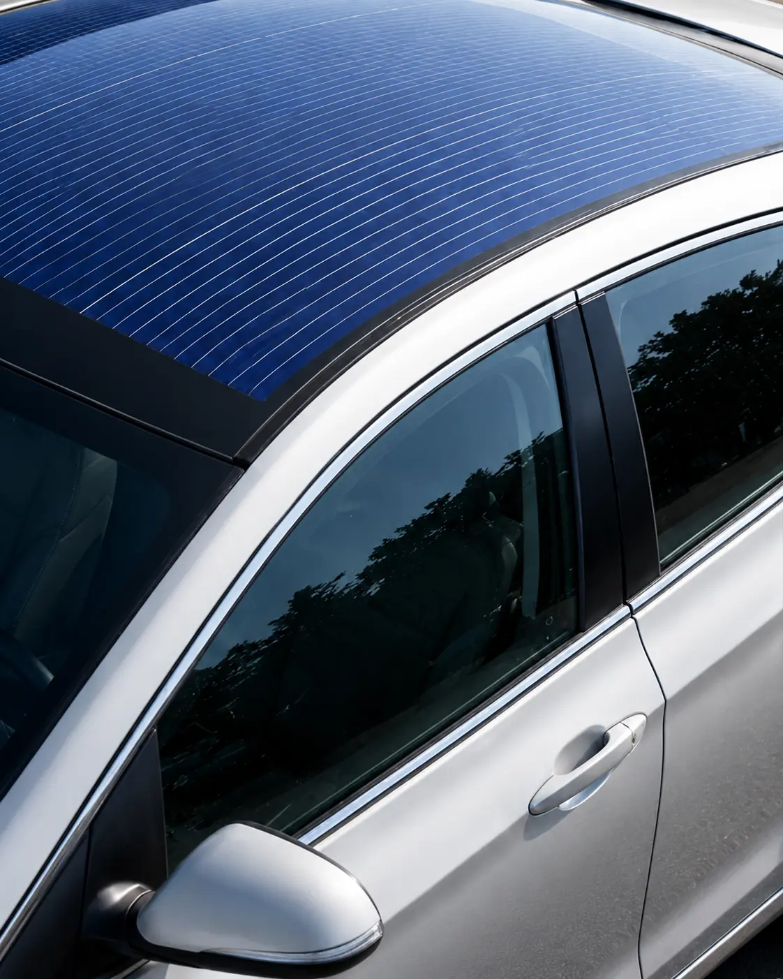 Solar cells integrated into a curved car roof